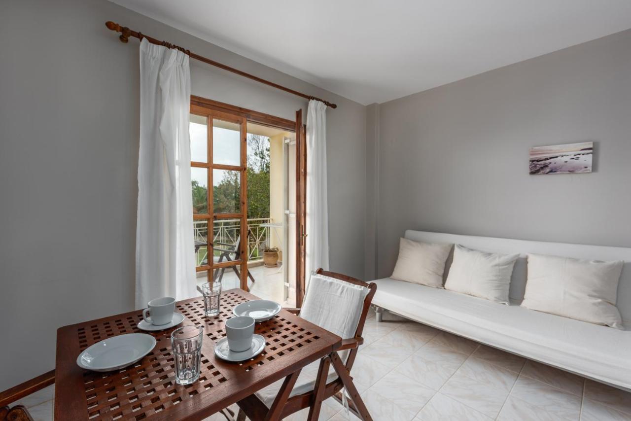 Albouro Seafront Apartments Kateliósz Kültér fotó