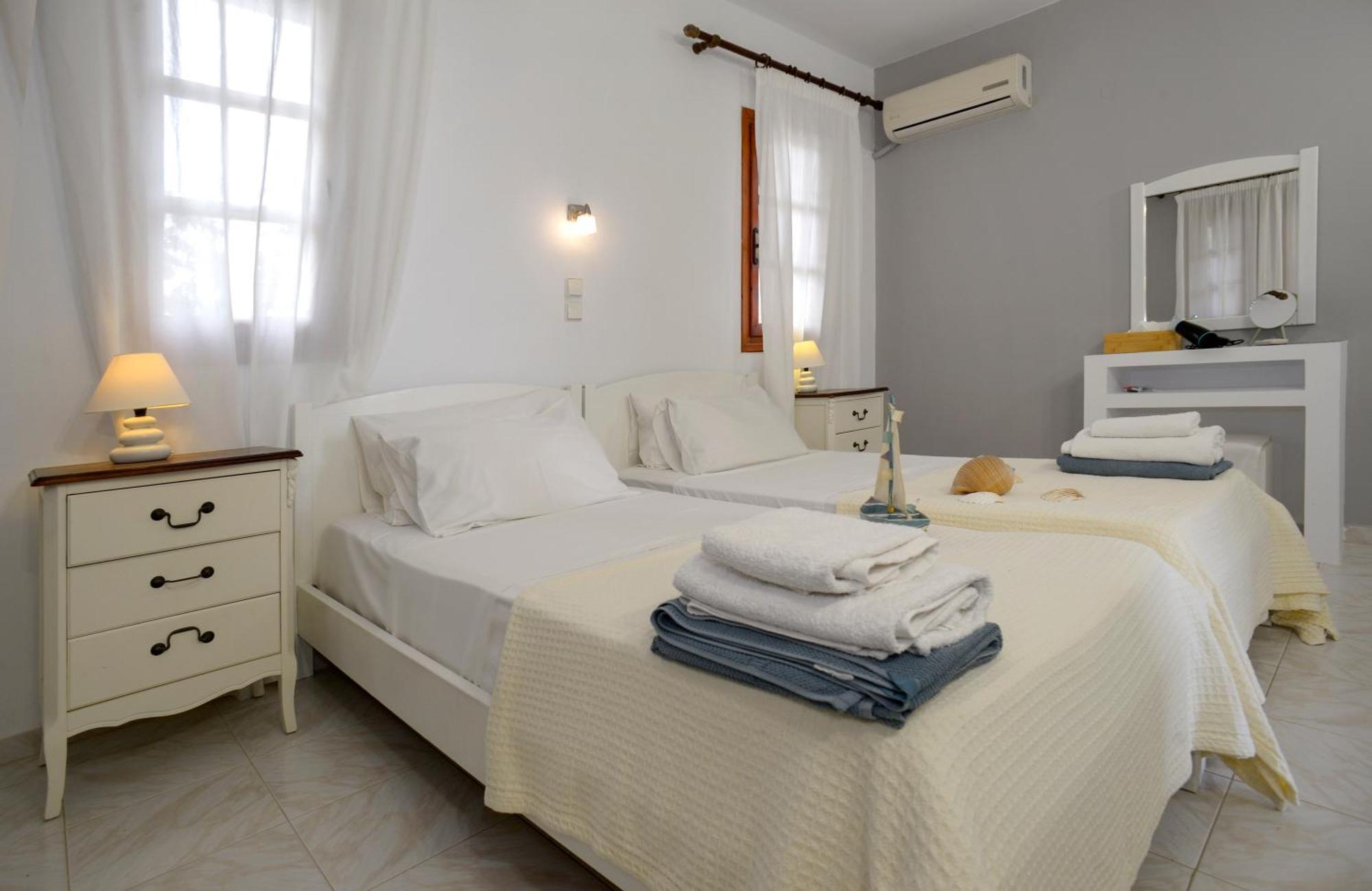 Albouro Seafront Apartments Kateliósz Kültér fotó