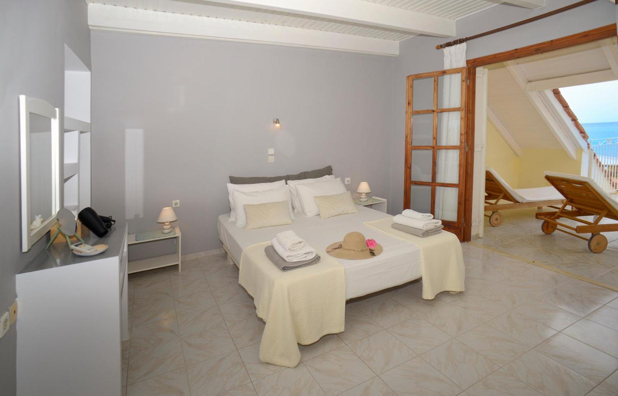 Albouro Seafront Apartments Kateliósz Kültér fotó