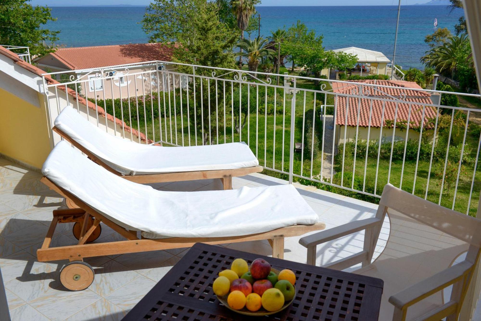 Albouro Seafront Apartments Kateliósz Kültér fotó