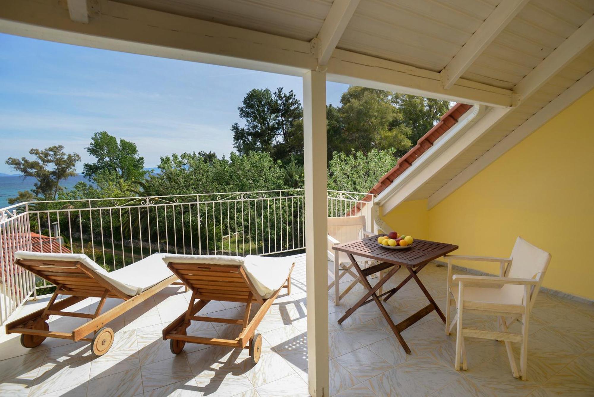 Albouro Seafront Apartments Kateliósz Kültér fotó