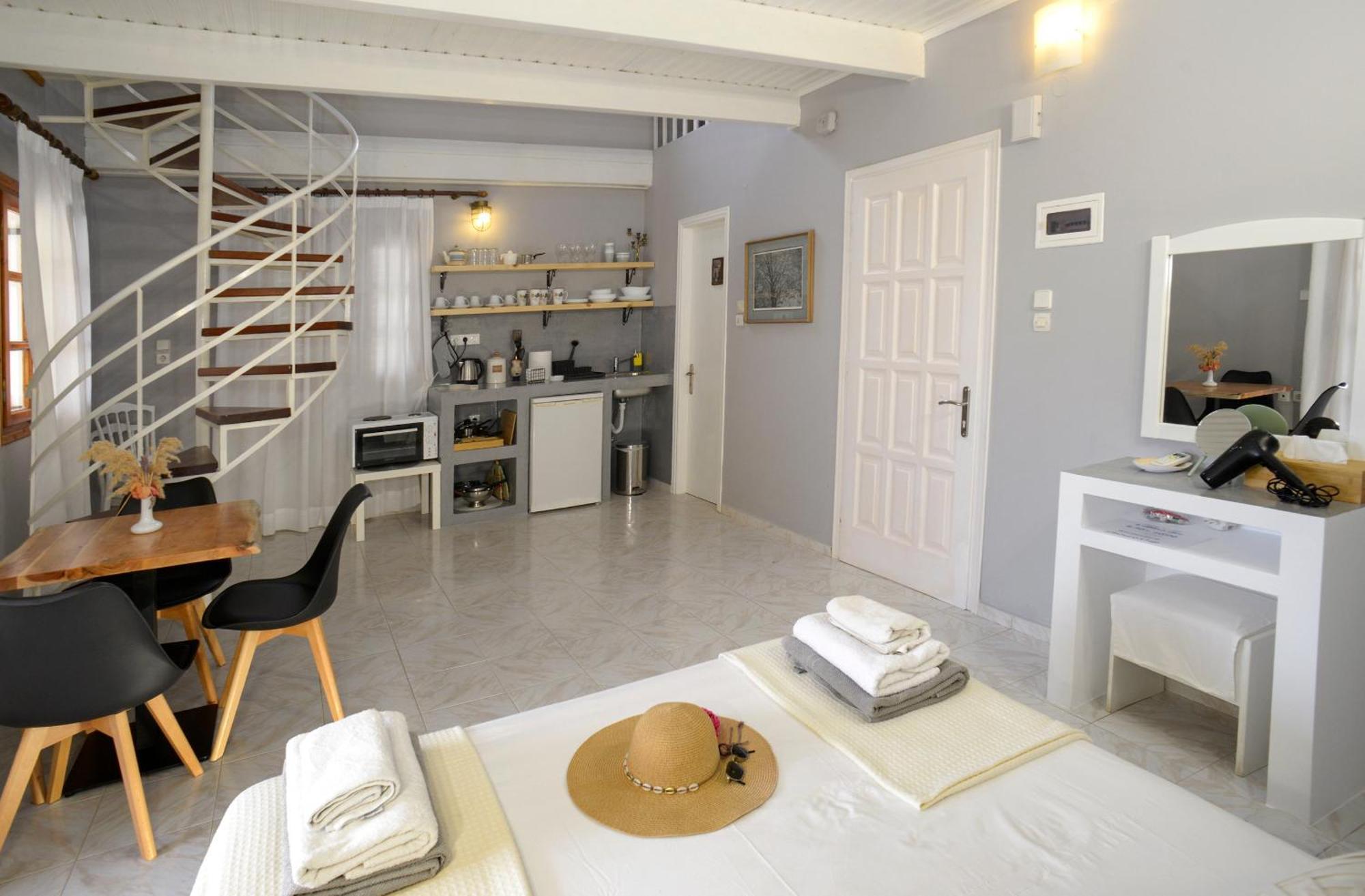 Albouro Seafront Apartments Kateliósz Kültér fotó
