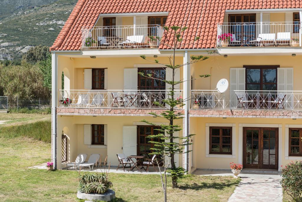 Albouro Seafront Apartments Kateliósz Kültér fotó