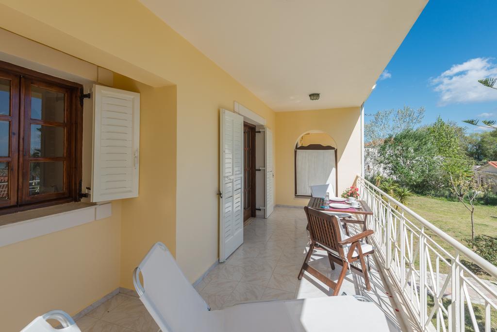 Albouro Seafront Apartments Kateliósz Kültér fotó