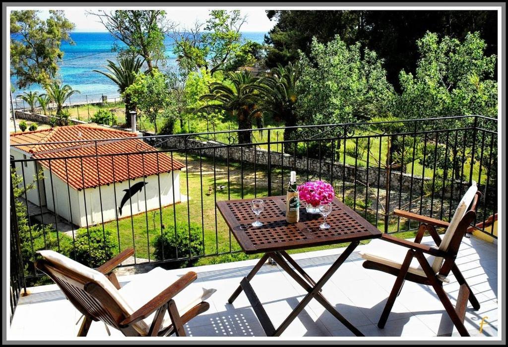 Albouro Seafront Apartments Kateliósz Kültér fotó